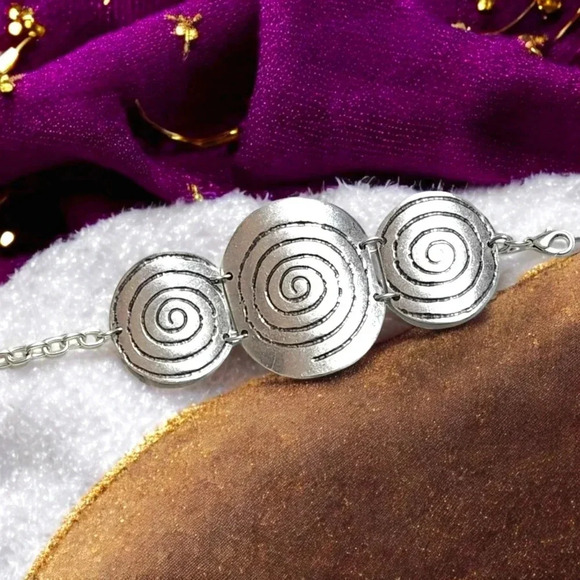 🆕️Silver Spiral Elegance Bracelet - Handcrafted Turkish Boho Chic Zamak  🌟 - Picture 1 of 15